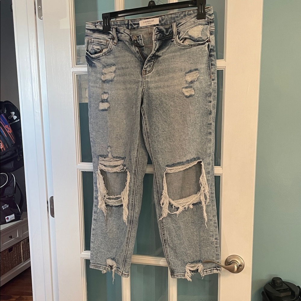 Stylish Distressed Light Blue Cropped Jeans